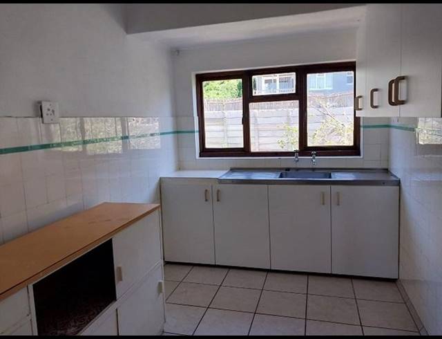 2 BEDROOM PROPERTY TO RENT IN SIMONS TOWN CENTRAL